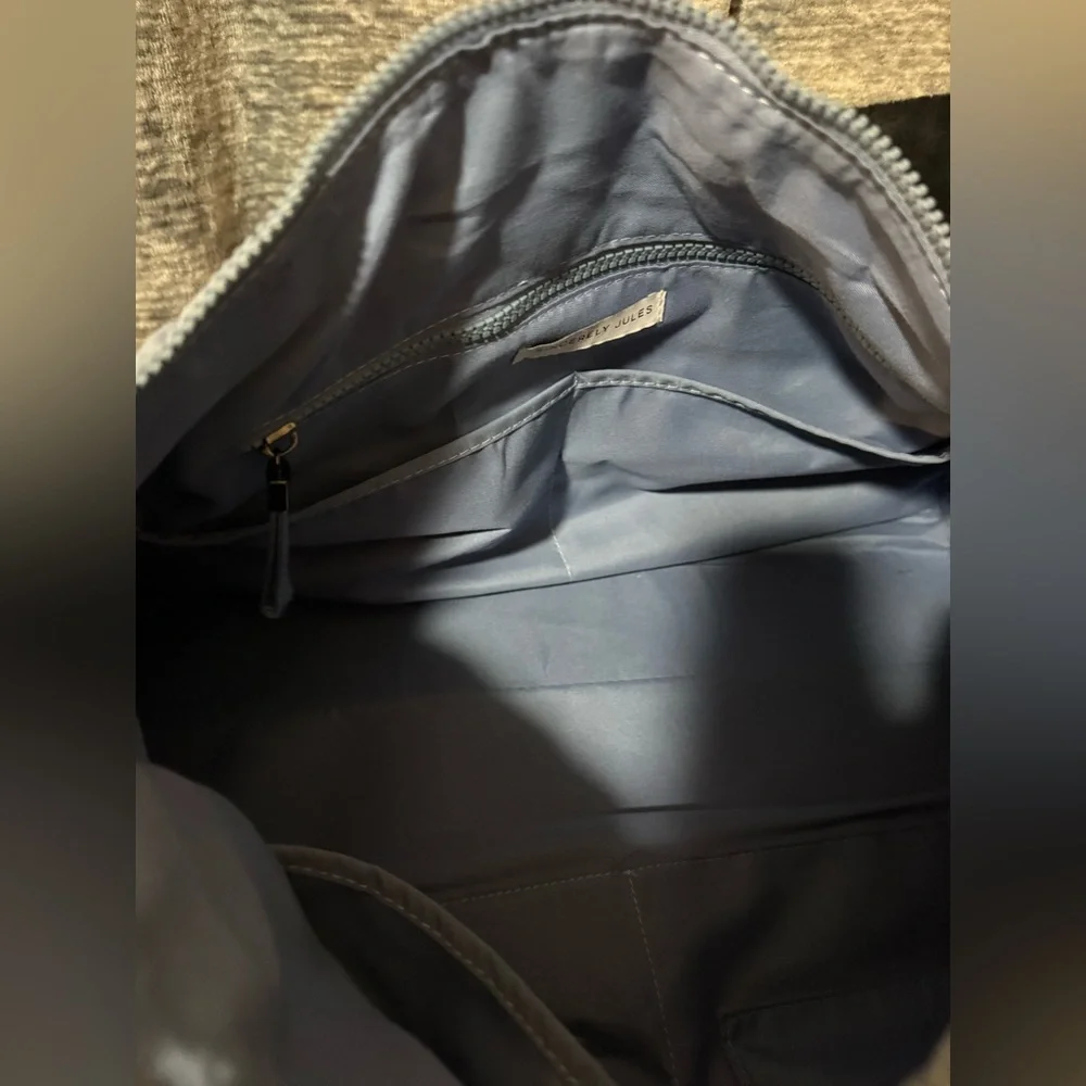 Sincerely Jules weekender Duffle Bag -Cosmetic bag included - Picture 8 of 10